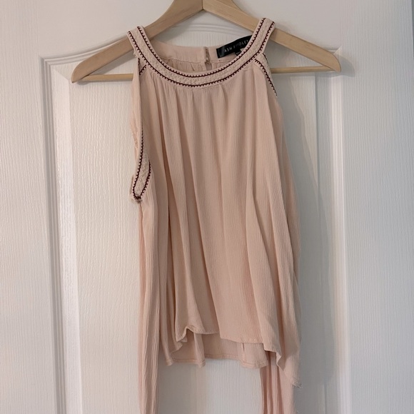 Ash & Violet Tops - Ash & Violet Lace Cold Shoulder Pink Top Small